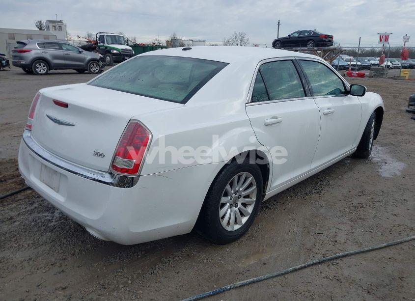 Photo 4 of 2013 Chrysler 300 MOTOWN (VIN 2C3CCAAG9DH508575)
