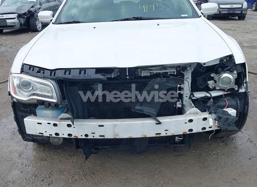 Photo 6 of 2013 Chrysler 300 MOTOWN (VIN 2C3CCAAG9DH508575)