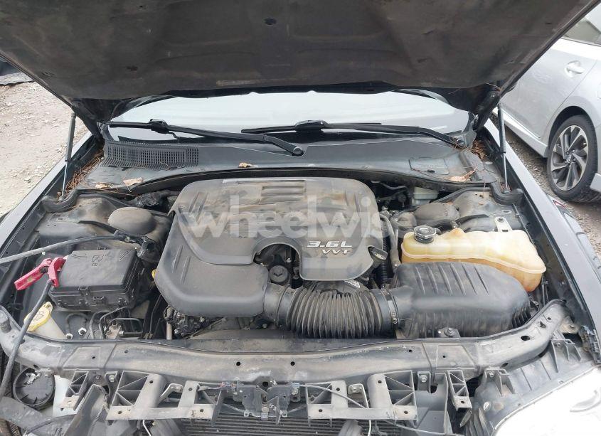 Photo 10 of 2013 Chrysler 300 MOTOWN (VIN 2C3CCAAG9DH632264)