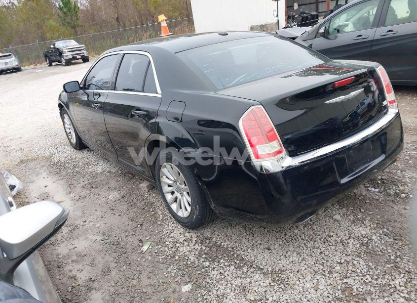 Photo 3 of 2013 Chrysler 300 MOTOWN (VIN 2C3CCAAG9DH632264)