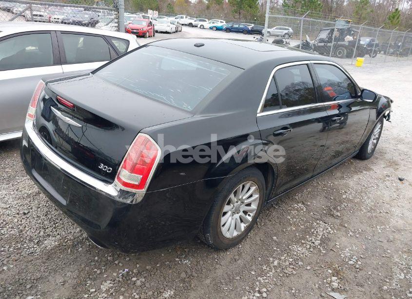 Photo 4 of 2013 Chrysler 300 MOTOWN (VIN 2C3CCAAG9DH632264)