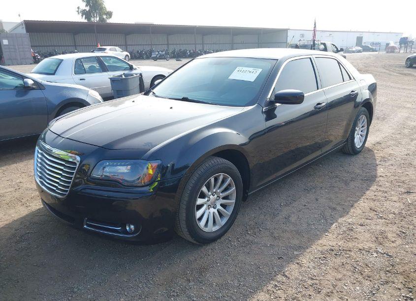 Photo 6 of 2013 Chrysler 300 MOTOWN (VIN 2C3CCAAG9DH657200)
