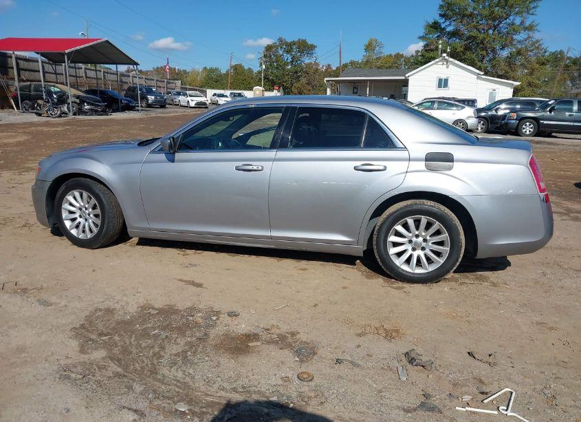 Photo 14 of 2014 Chrysler 300 (VIN 2C3CCAAG9EH119890)