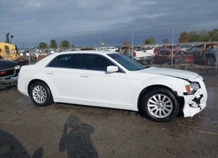 Photo 13 of 2014 Chrysler 300 (VIN 2C3CCAAG9EH239902)