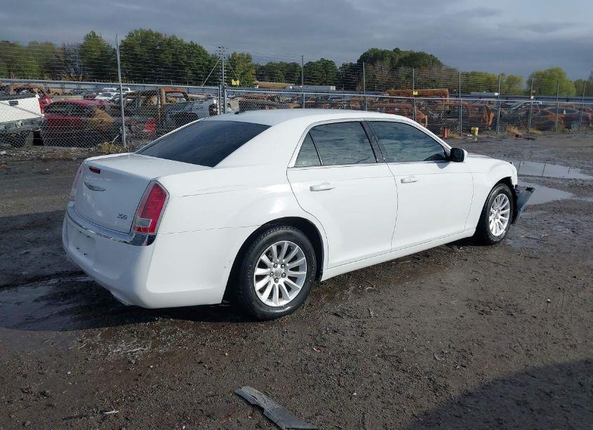Photo 4 of 2014 Chrysler 300 (VIN 2C3CCAAG9EH239902)