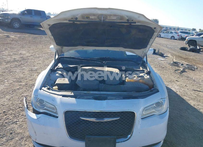 Photo 10 of 2015 Chrysler 300 LIMITED (VIN 2C3CCAAG9FH828983)