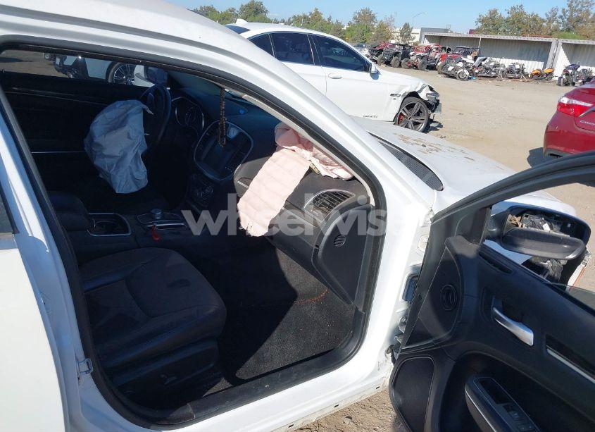 Photo 5 of 2015 Chrysler 300 LIMITED (VIN 2C3CCAAG9FH828983)