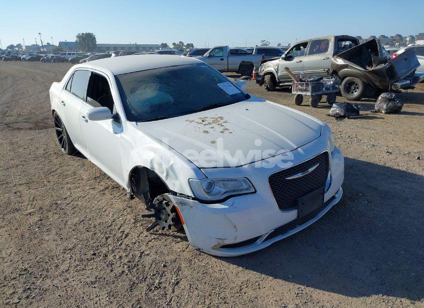 Photo 6 of 2015 Chrysler 300 LIMITED (VIN 2C3CCAAG9FH828983)