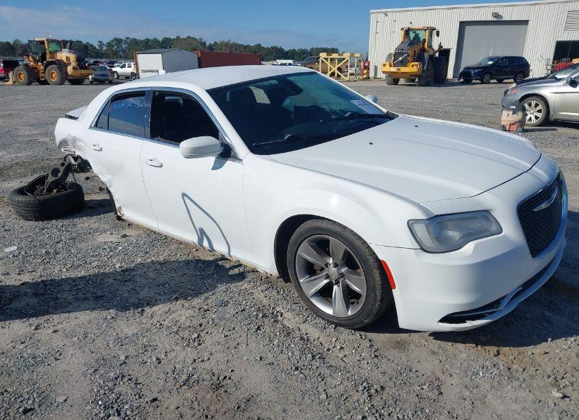 2015 Chrysler 300 LIMITED (VIN 2C3CCAAG9FH830510) main photo