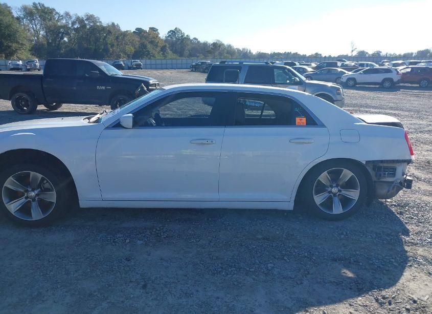 Photo 13 of 2015 Chrysler 300 LIMITED (VIN 2C3CCAAG9FH830510)