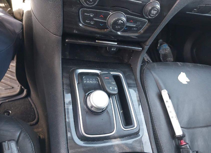 Photo 11 of 2015 Chrysler 300 LIMITED (VIN 2C3CCAAG9FH931370)