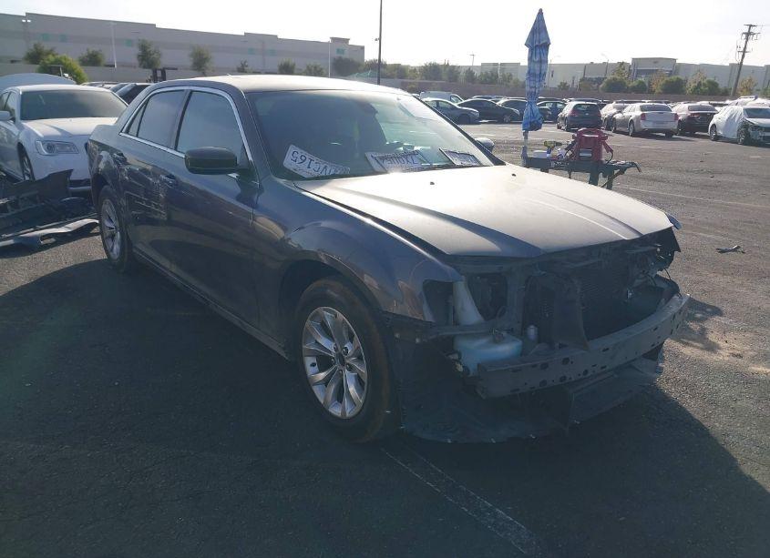 Photo 14 of 2015 Chrysler 300 LIMITED (VIN 2C3CCAAG9FH931370)