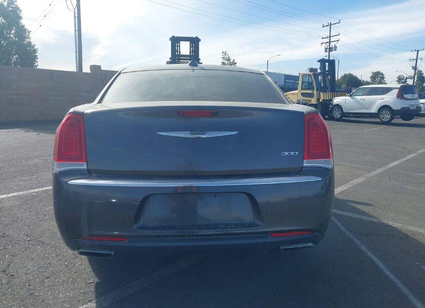 Photo 17 of 2015 Chrysler 300 LIMITED (VIN 2C3CCAAG9FH931370)