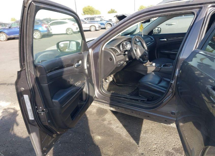 Photo 5 of 2015 Chrysler 300 LIMITED (VIN 2C3CCAAG9FH931370)