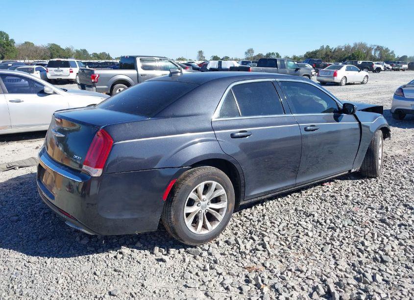 Photo 4 of 2016 Chrysler 300 LIMITED (VIN 2C3CCAAG9GH106351)