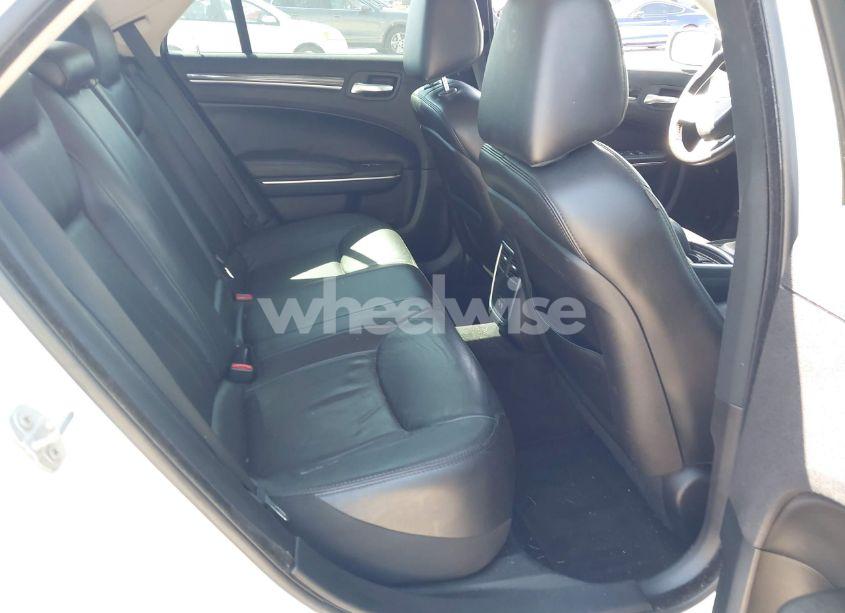 Photo 8 of 2018 Chrysler 300 TOURING L (VIN 2C3CCAAG9JH262459)