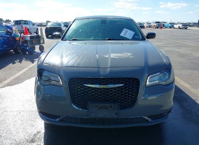 Photo 12 of 2019 Chrysler 300 TOURING (VIN 2C3CCAAG9KH610228)
