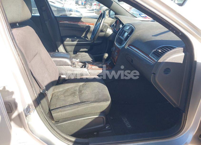 Photo 5 of 2012 Chrysler 300 (VIN 2C3CCAAGXCH116445)