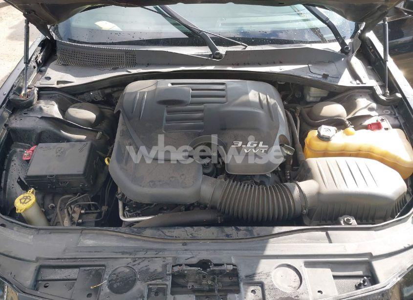 Photo 10 of 2013 Chrysler 300 MOTOWN (VIN 2C3CCAAGXDH574858)