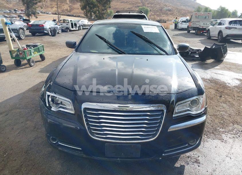 Photo 12 of 2013 Chrysler 300 MOTOWN (VIN 2C3CCAAGXDH574858)