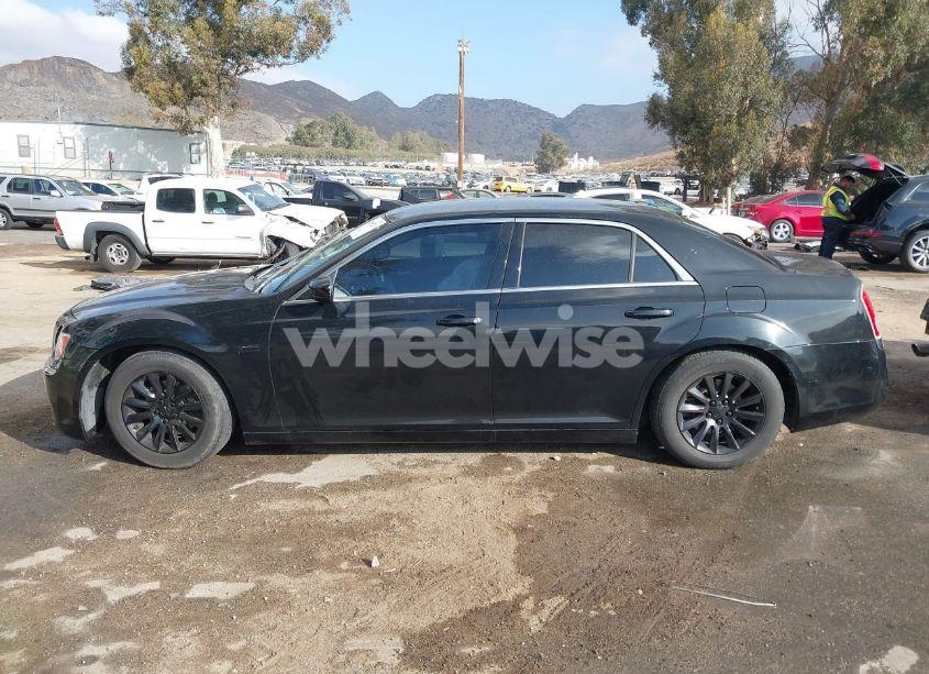 Photo 14 of 2013 Chrysler 300 MOTOWN (VIN 2C3CCAAGXDH574858)