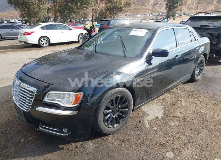 Photo 2 of 2013 Chrysler 300 MOTOWN (VIN 2C3CCAAGXDH574858)