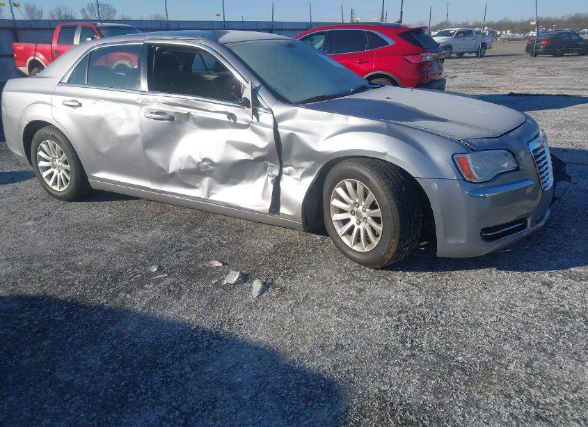 Photo 6 of 2013 Chrysler 300 MOTOWN (VIN 2C3CCAAGXDH627459)