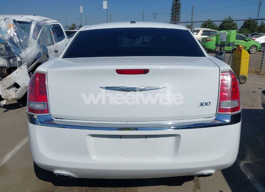 Photo 17 of 2014 Chrysler 300 (VIN 2C3CCAAGXEH346862)