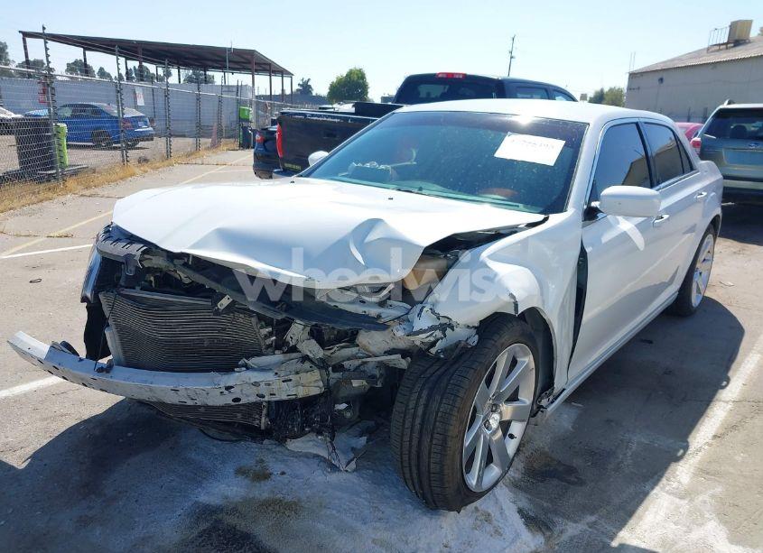 Photo 2 of 2014 Chrysler 300 (VIN 2C3CCAAGXEH346862)