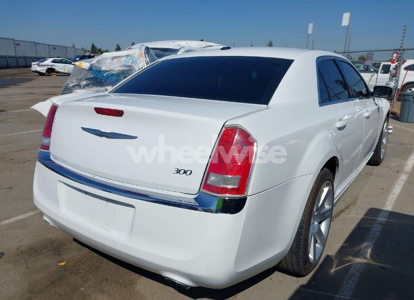 Photo 4 of 2014 Chrysler 300 (VIN 2C3CCAAGXEH346862)
