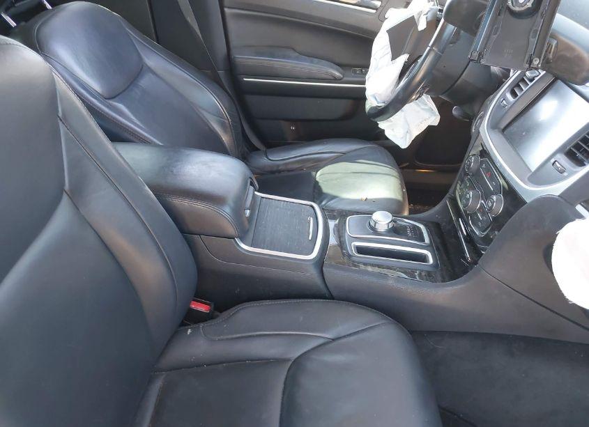 Photo 5 of 2015 Chrysler 300 LIMITED (VIN 2C3CCAAGXFH807477)