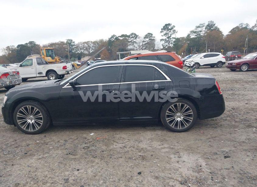 Photo 14 of 2013 Chrysler 300 (VIN 2C3CCABG0DH507250)