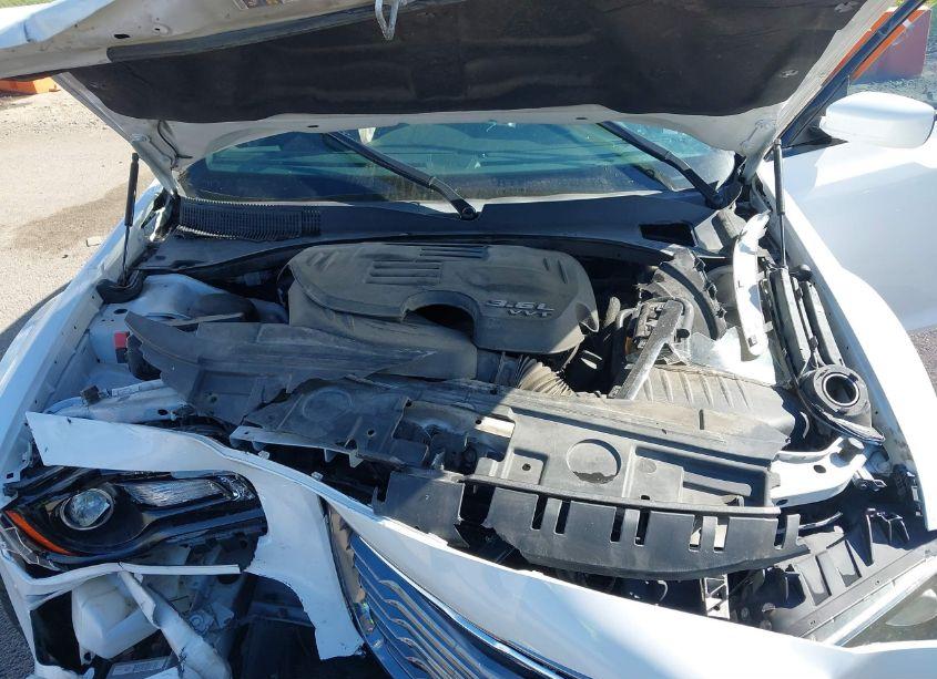 Photo 10 of 2014 Chrysler 300 300S (VIN 2C3CCABG0EH221884)