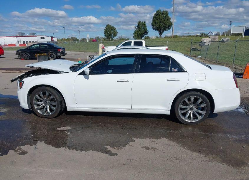 Photo 14 of 2014 Chrysler 300 300S (VIN 2C3CCABG0EH221884)