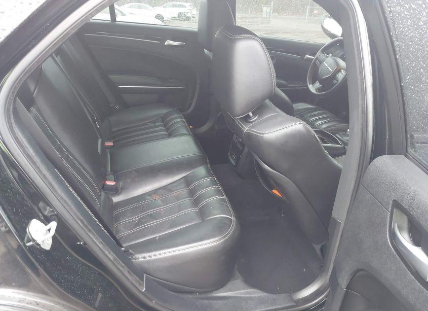 Photo 8 of 2019 Chrysler 300 300S (VIN 2C3CCABG0KH589736)