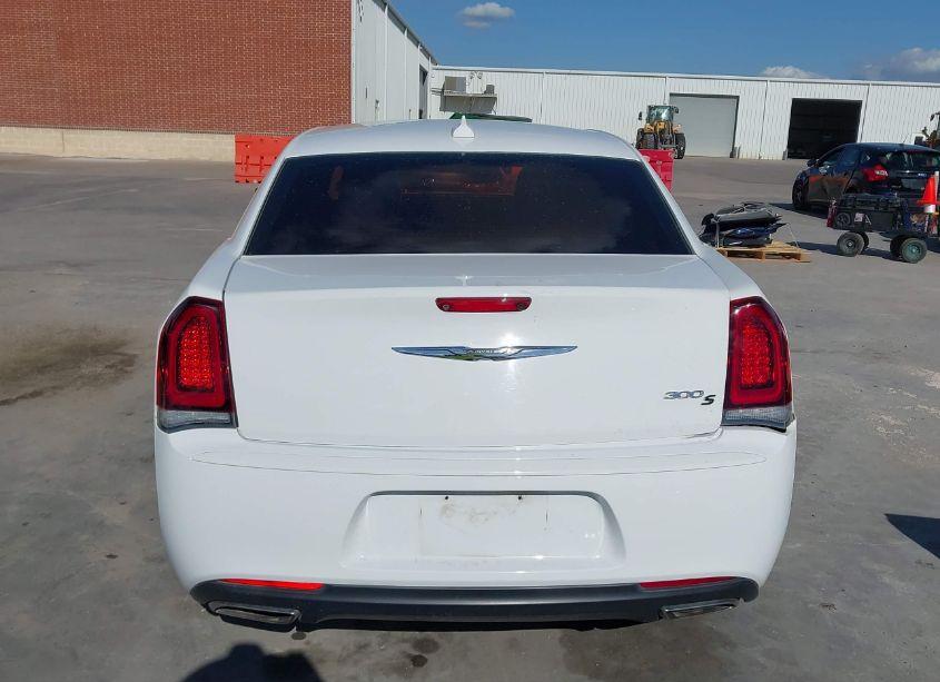 Photo 16 of 2019 Chrysler 300 (VIN 2C3CCABG0KH601223)