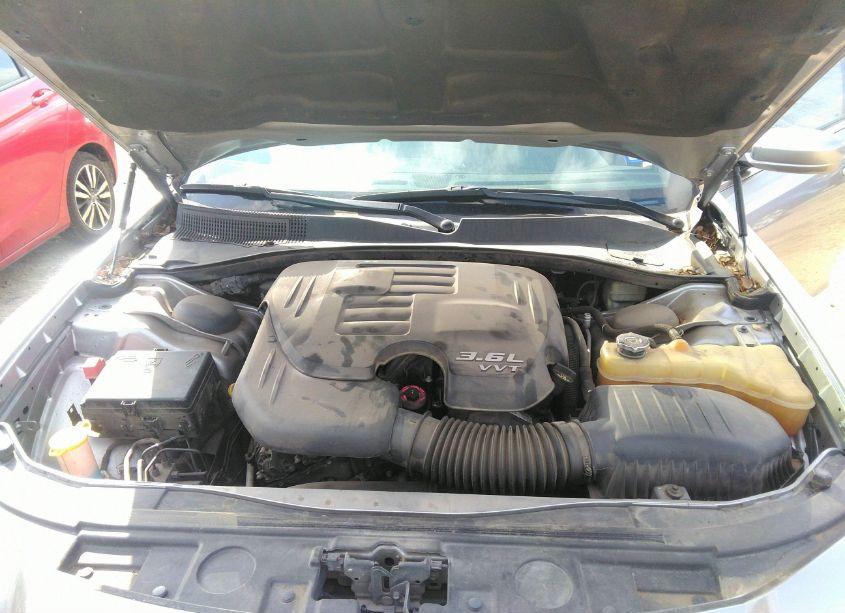 Photo 10 of 2013 Chrysler 300 S (VIN 2C3CCABG1DH576738)