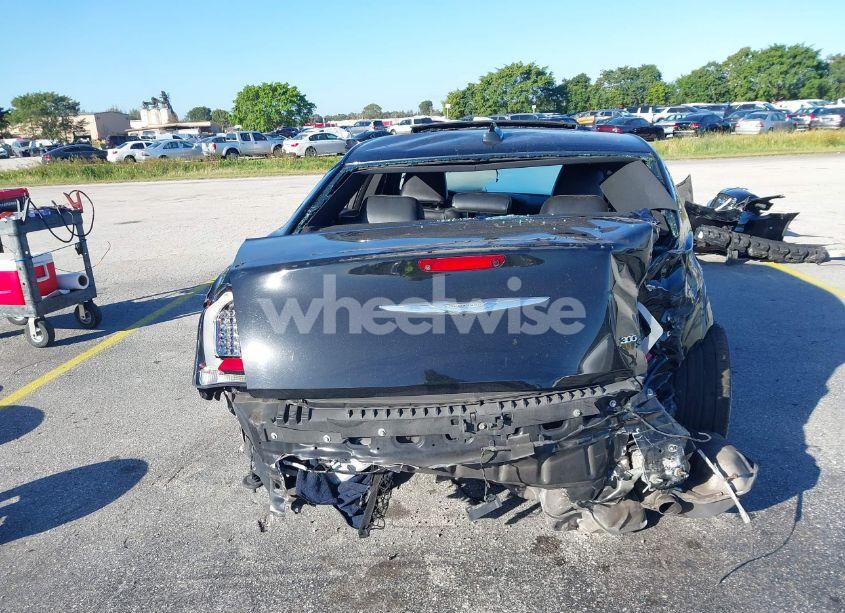 Photo 16 of 2015 Chrysler 300 (VIN 2C3CCABG1FH792740)