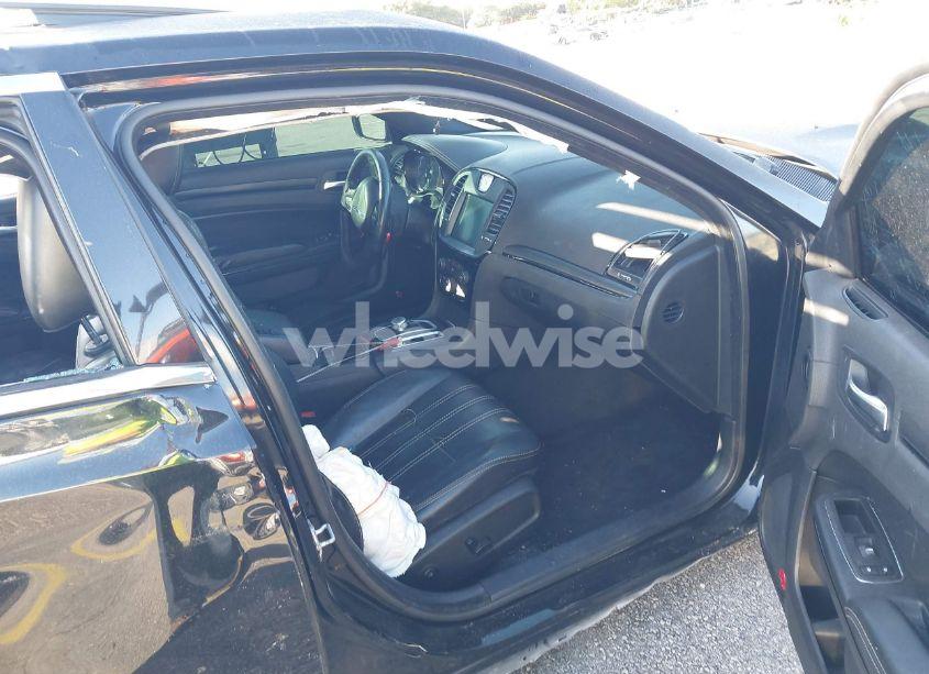 Photo 5 of 2015 Chrysler 300 (VIN 2C3CCABG1FH792740)