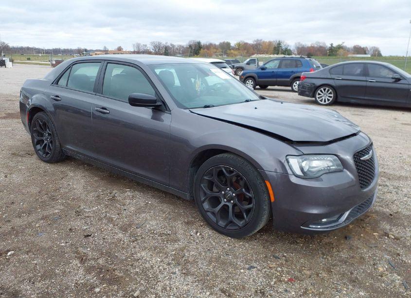 2019 Chrysler 300 300S (VIN 2C3CCABG1KH582794) main photo