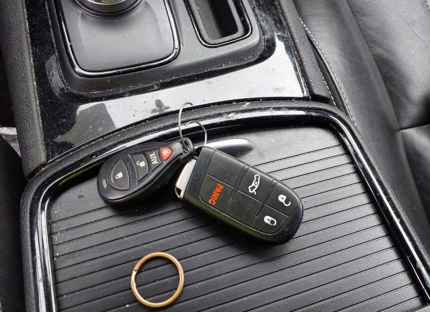 Photo 11 of 2019 Chrysler 300 300S (VIN 2C3CCABG1KH582794)