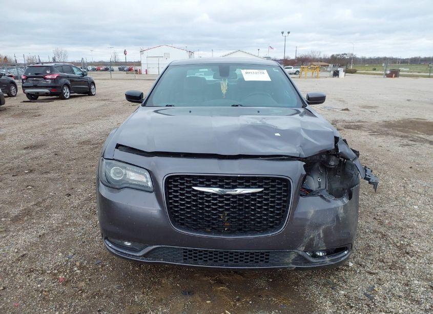 Photo 12 of 2019 Chrysler 300 300S (VIN 2C3CCABG1KH582794)