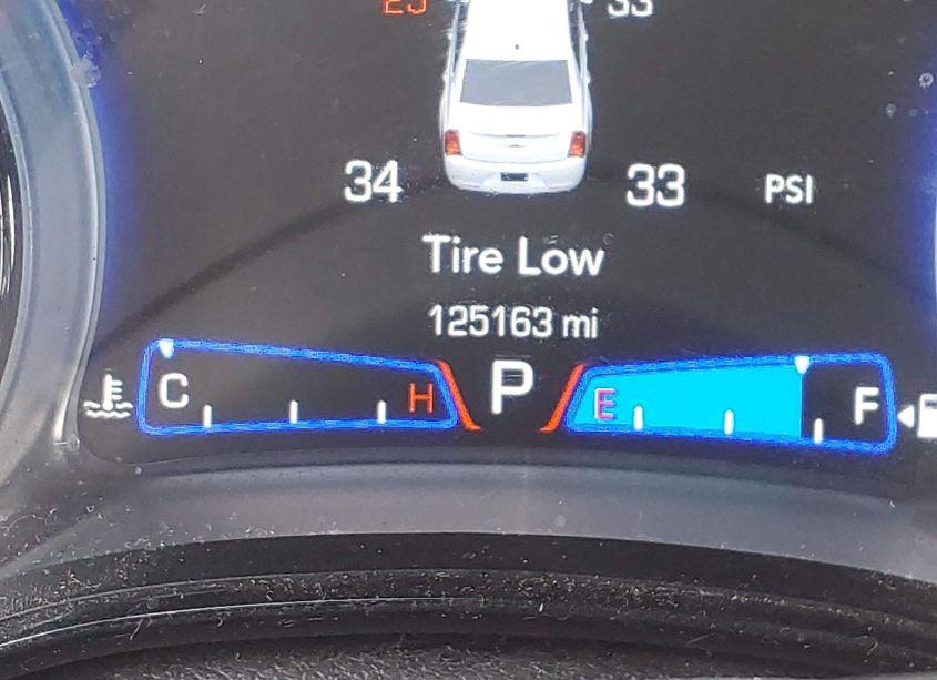 Photo 15 of 2019 Chrysler 300 300S (VIN 2C3CCABG1KH582794)