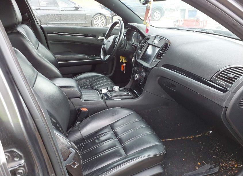 Photo 5 of 2019 Chrysler 300 300S (VIN 2C3CCABG1KH582794)