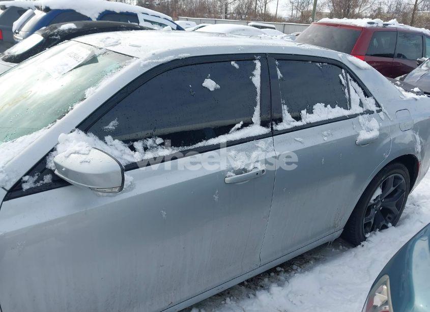 Photo 14 of 2021 Chrysler 300 300S (VIN 2C3CCABG1MH634265)