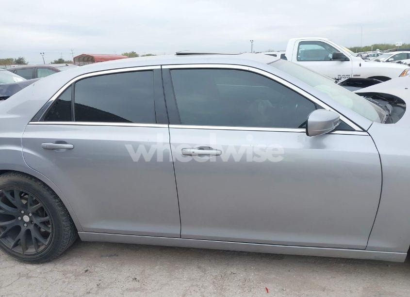 Photo 13 of 2013 Chrysler 300 300S (VIN 2C3CCABG2DH658011)