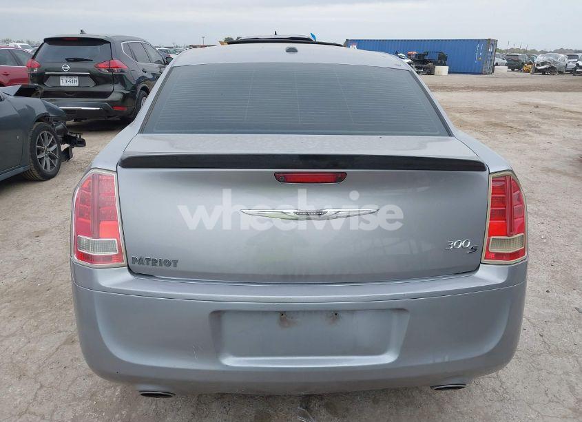 Photo 16 of 2013 Chrysler 300 300S (VIN 2C3CCABG2DH658011)