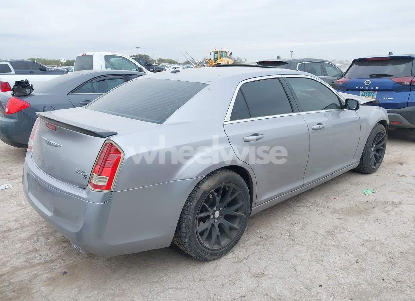 Photo 4 of 2013 Chrysler 300 300S (VIN 2C3CCABG2DH658011)
