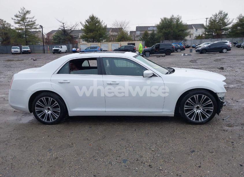 Photo 13 of 2013 Chrysler 300 300S (VIN 2C3CCABG2DH682745)