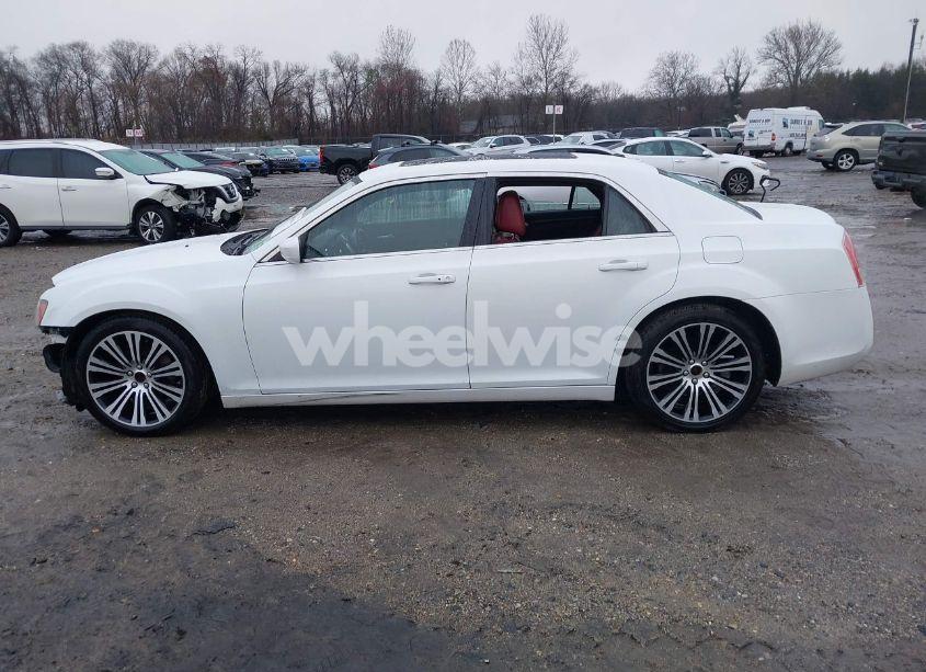 Photo 14 of 2013 Chrysler 300 300S (VIN 2C3CCABG2DH682745)